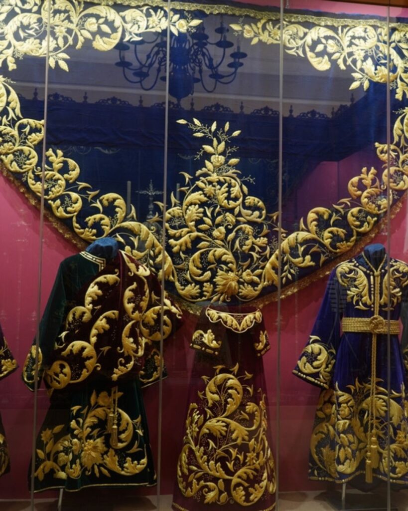 MANTO MONTSERRAT